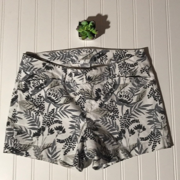 Old Navy Pixie Shorts - 2 - Picture 1 of 4
